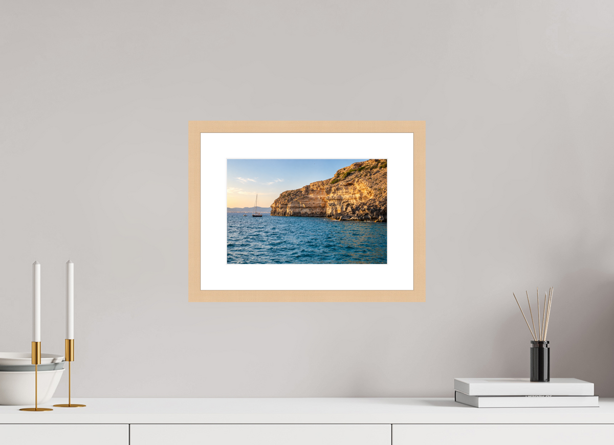30 x 20 cm, Fineartprint im Rahmen - natur Golden Cala – Mallorca