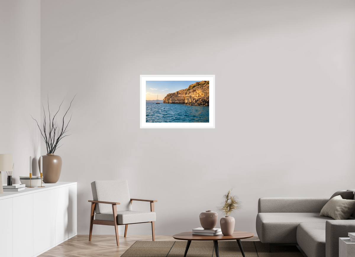 75 x 50 cm, Fineartprint im Rahmen - weiß Golden Cala – Mallorca