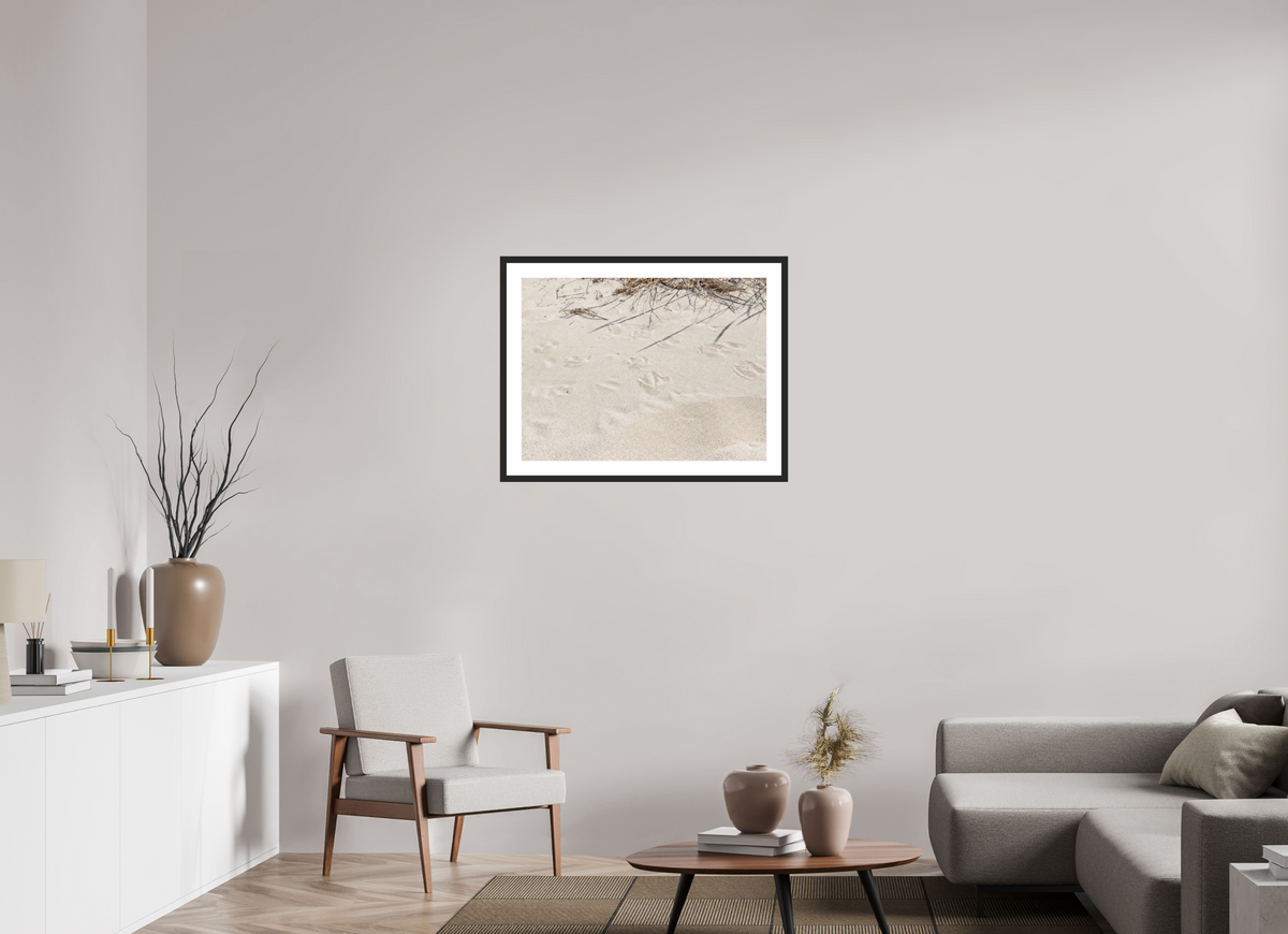 80 x 60 cm, Fineartprint im Rahmen - schwarz Traces in the Sand