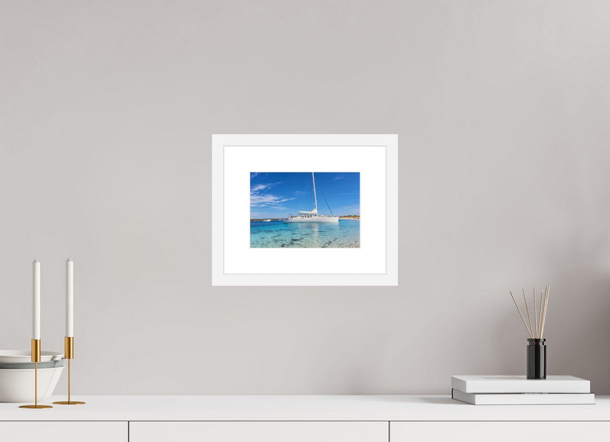 DIN A5 (21 x 14,8 cm), Fineartprint im Rahmen - weiß Azure Serenity – Sailboat on Turquoise Waters