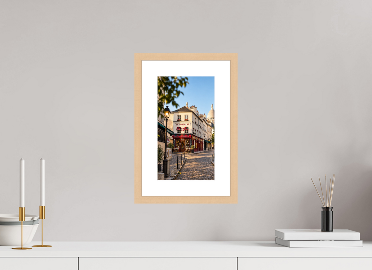 18 x 32 cm, Fineartprint im Rahmen - natur Le Consulat – A Moment in Montmartre