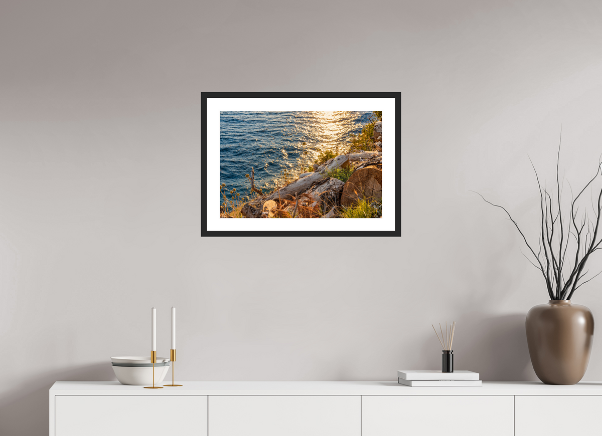 60 x 40 cm, Fineartprint im Rahmen - schwarz Coastal Golden Light