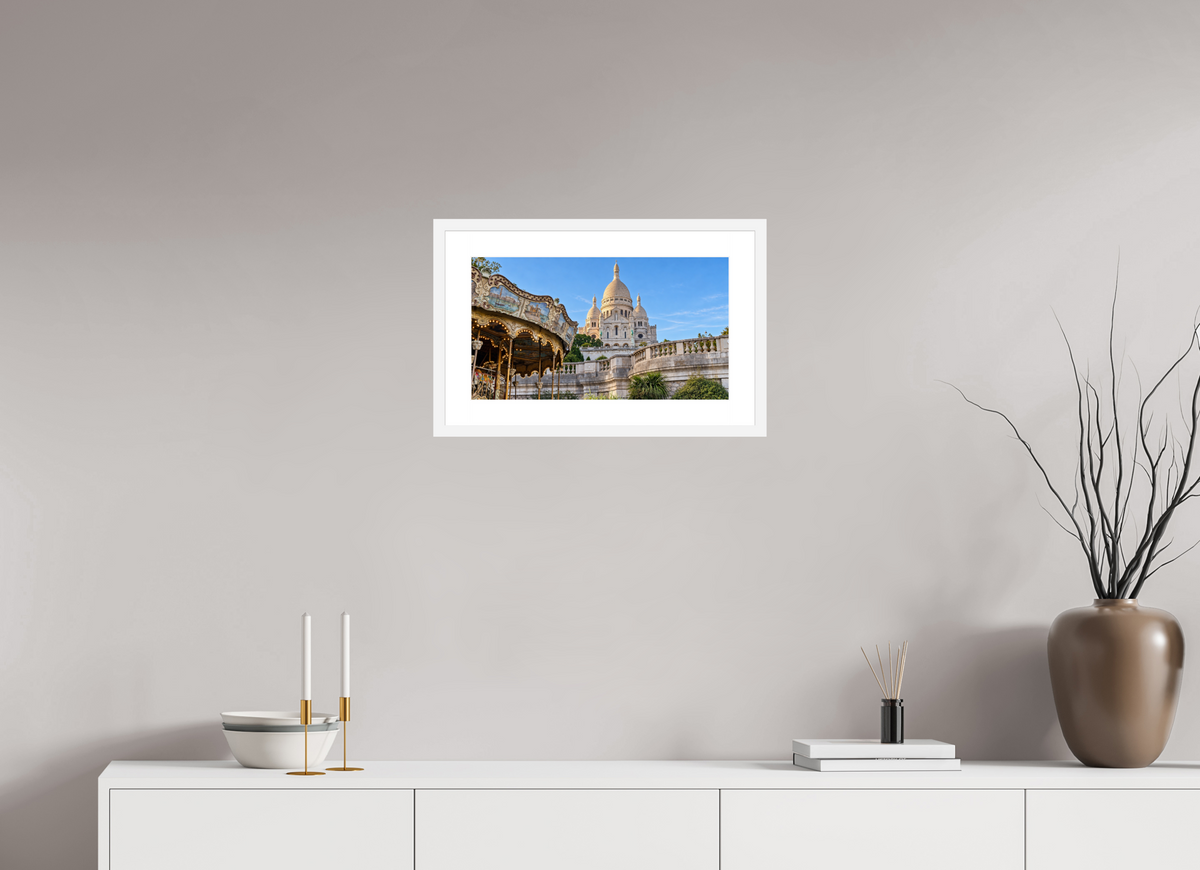 48 x 27 cm, Fineartprint im Rahmen - weiß Montmartre Carousel – Sacré-Cœur, Paris