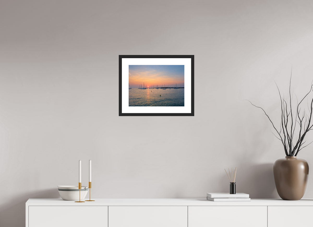 40 x 30 cm, Fineartprint im Rahmen - schwarz Anchored in Light