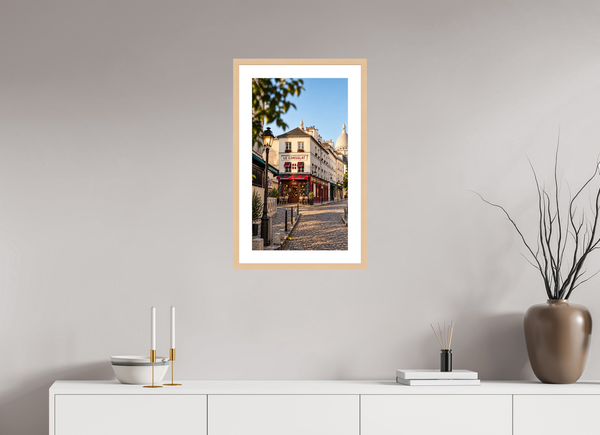 36 x 64 cm, Fineartprint im Rahmen - natur Le Consulat – A Moment in Montmartre