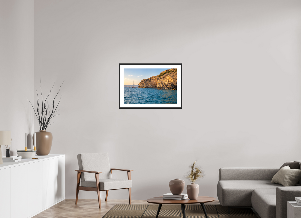 75 x 50 cm, Fineartprint im Rahmen - schwarz Golden Cala – Mallorca