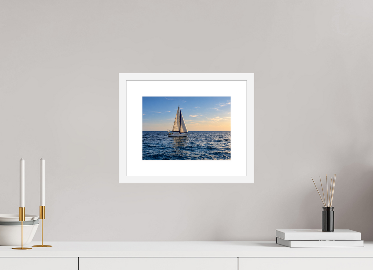 27,3 x 20 cm, Fineartprint im Rahmen - weiß Sailing into Gold – Mallorca
