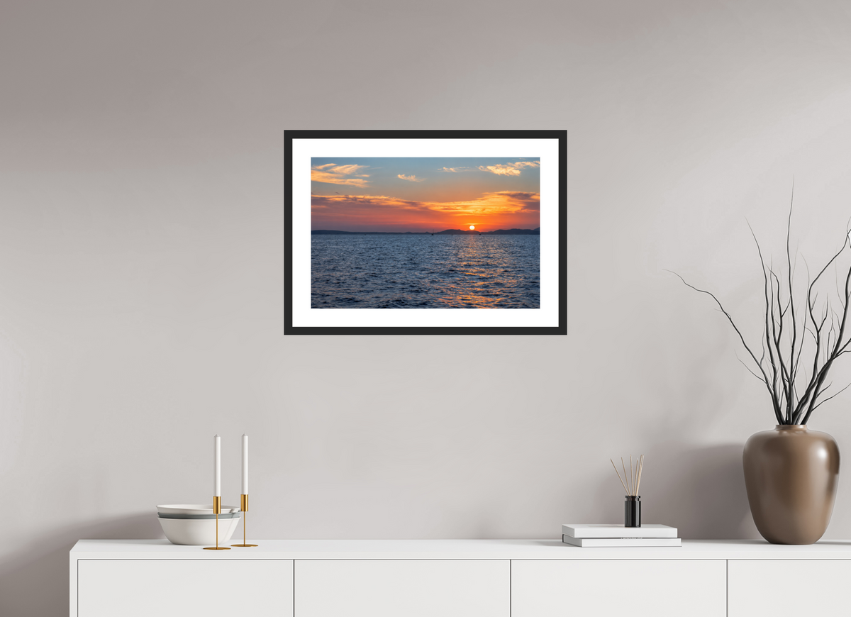 60 x 40 cm, Fineartprint im Rahmen schwarz Mediterranean Afterglow – Mallorca