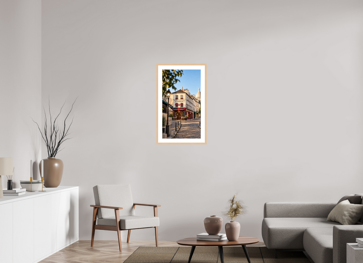 45 x 80 cm, Fineartprint im Rahmen - natur Le Consulat – A Moment in Montmartre