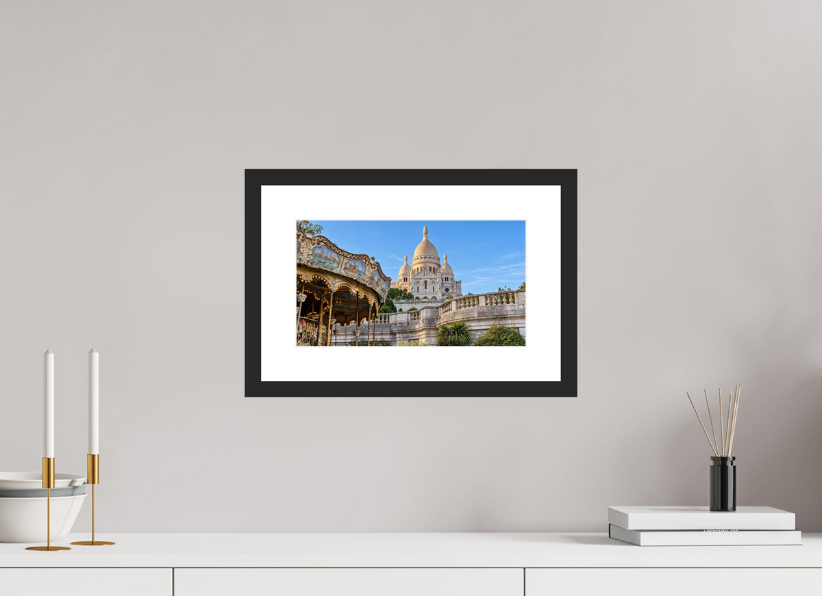 32 x 18 cm, Fineartprint im Rahmen - schwarz Montmartre Carousel – Sacré-Cœur, Paris
