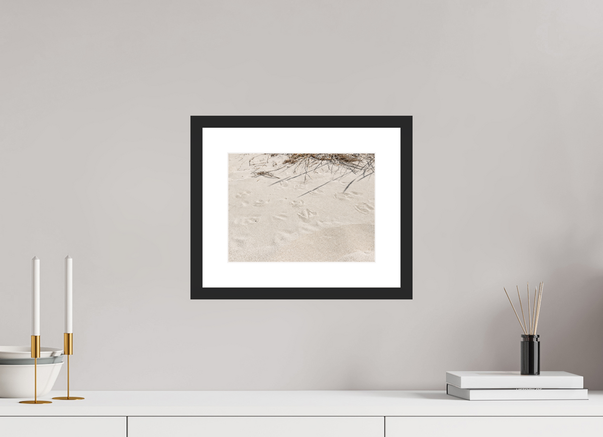28 x 21 cm, Fineartprint im Rahmen - schwarz Traces in the Sand