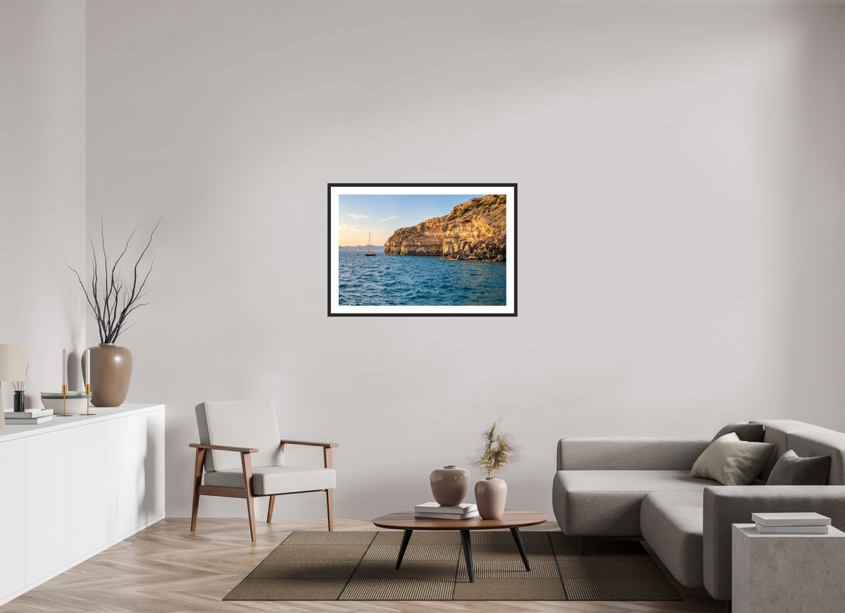 105 x 70 cm, Fineartprint im Rahmen - schwarz Golden Cala – Mallorca