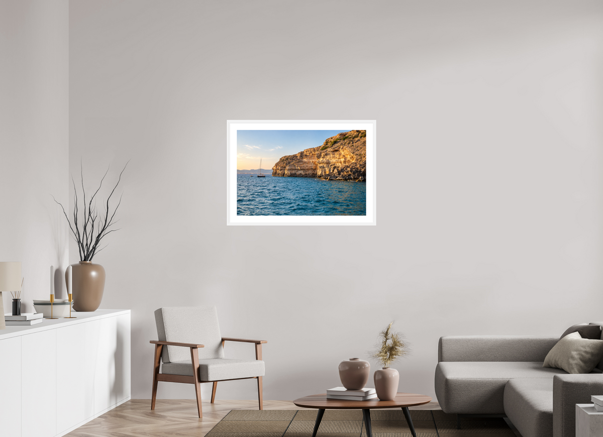 90 x 60 cm, Fineartprint im Rahmen - weiß Golden Cala – Mallorca