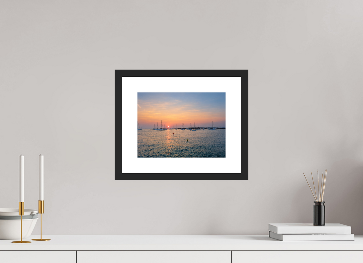 28 x 21 cm, Fineartprint im Rahmen - schwarz Anchored in Light