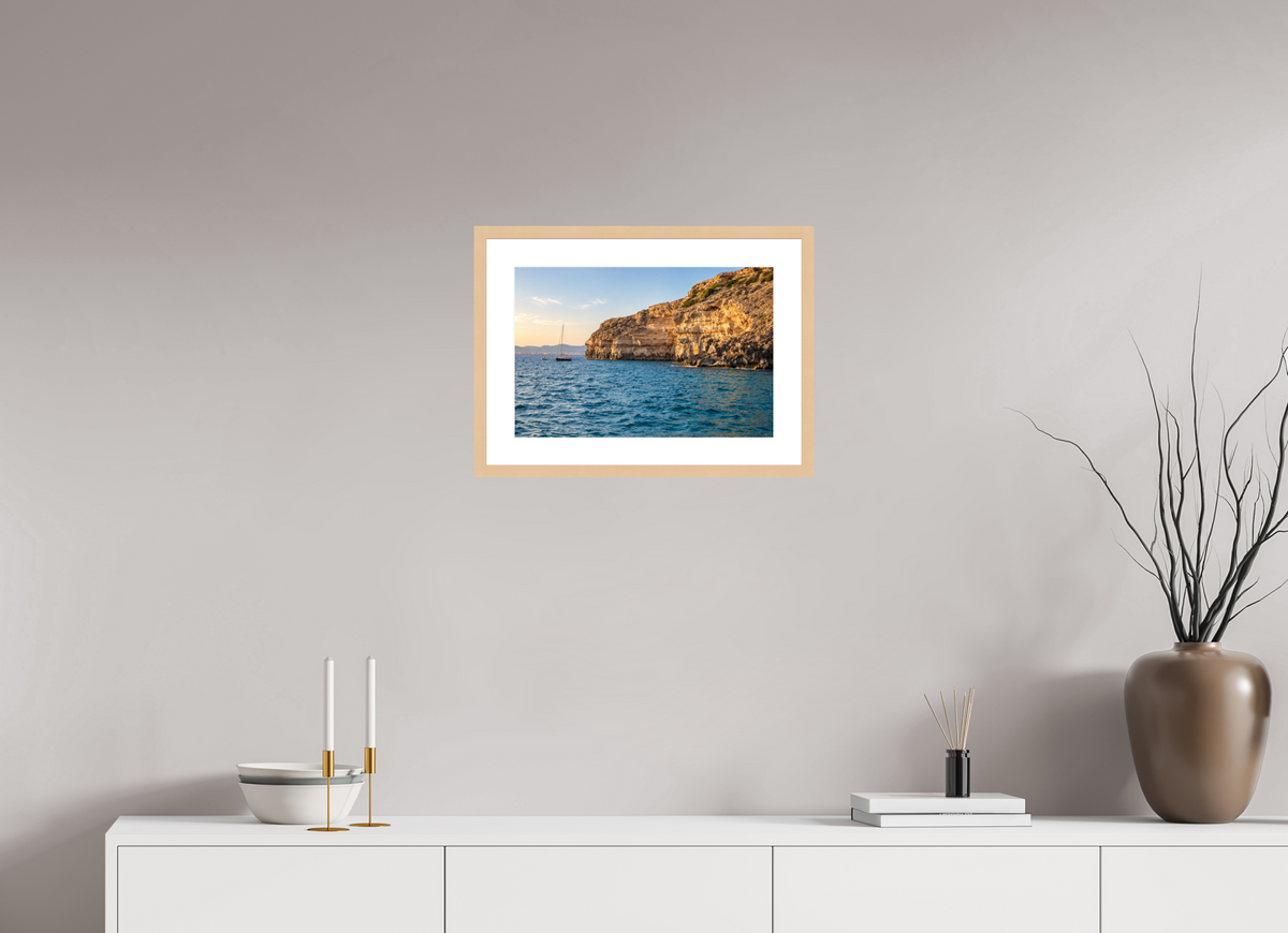 45 x 30 cm, Fineartprint im Rahmen - natur Golden Cala – Mallorca