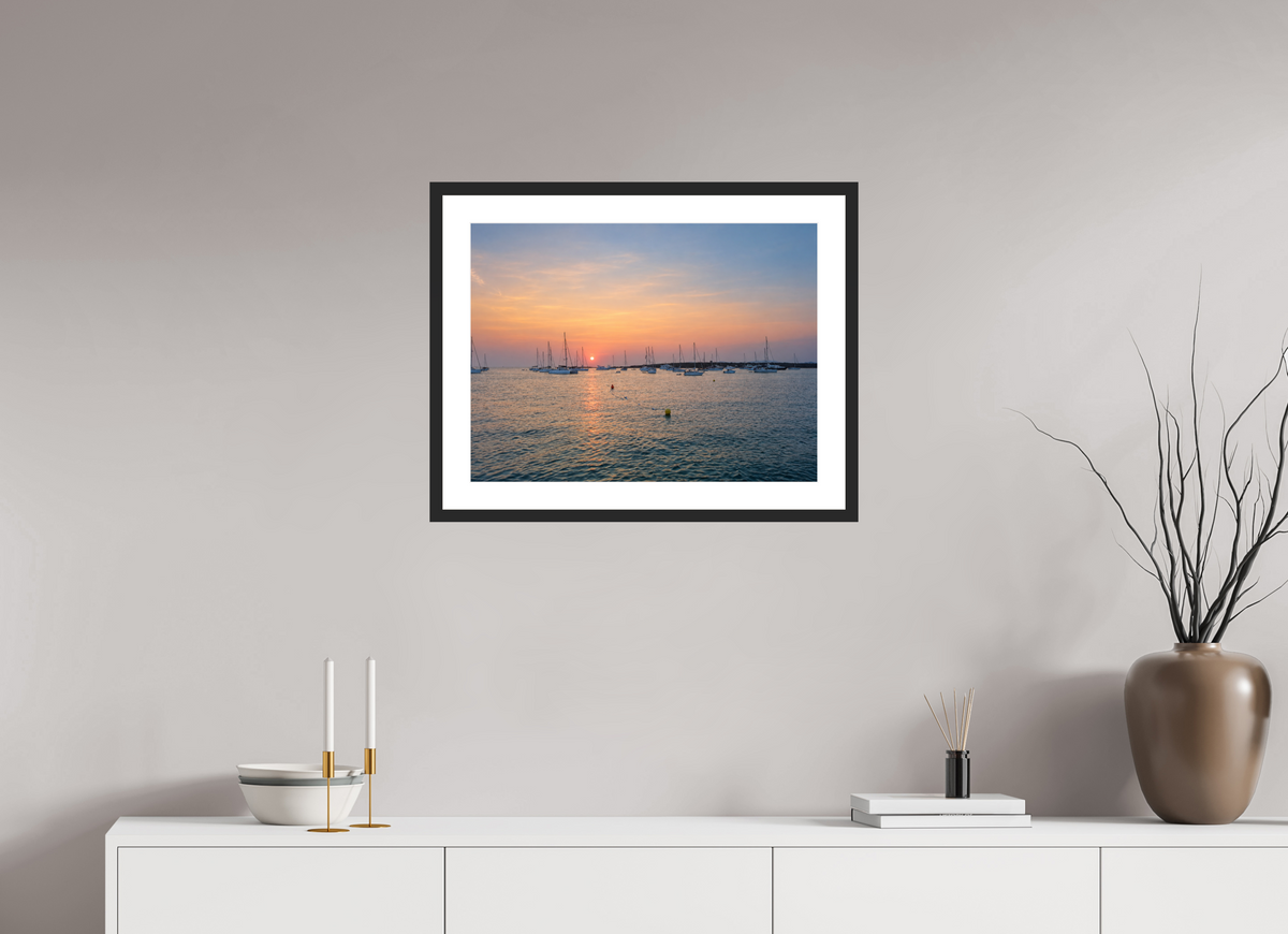 60 x 45 cm, Fineartprint im Rahmen - schwarz Anchored in Light